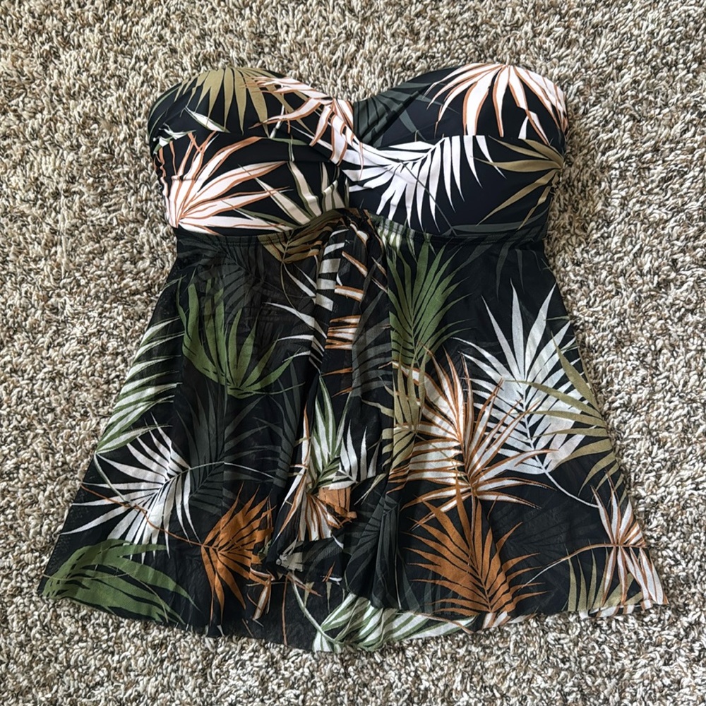 Kona Sol swim top NWT